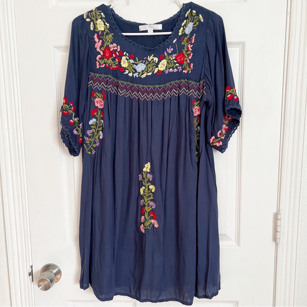Romeo + Juliet | Embroidered Floral Tunic